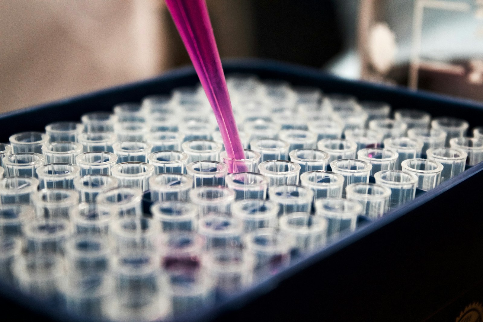 Laboratory analysis with micro test tubes